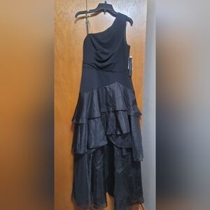 Aidan Mattox By Adrianna Papell Black One-Shoulder Ruffle Gown Size 10
